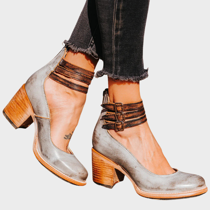 Clara – Heeled Shoes with Buckle Straps