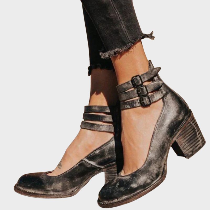 Clara – Heeled Shoes with Buckle Straps