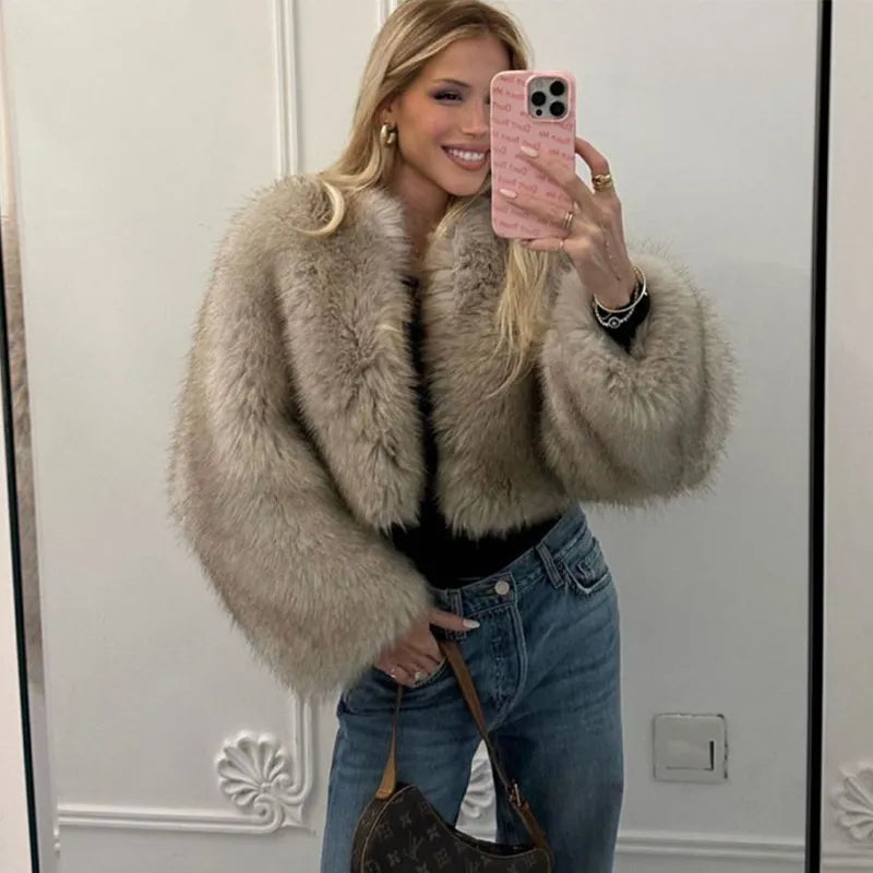 Short Faux Fur Coat with Notched Collar and Side Pockets | Ideal for Autumn and Spring