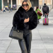 Plush Winter Coat Made of Faux Fur for Women with Hood and Pockets | Ideal for Autumn/Winter