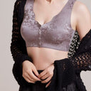 Comfort Front Closure & Wireless Seamless Bra